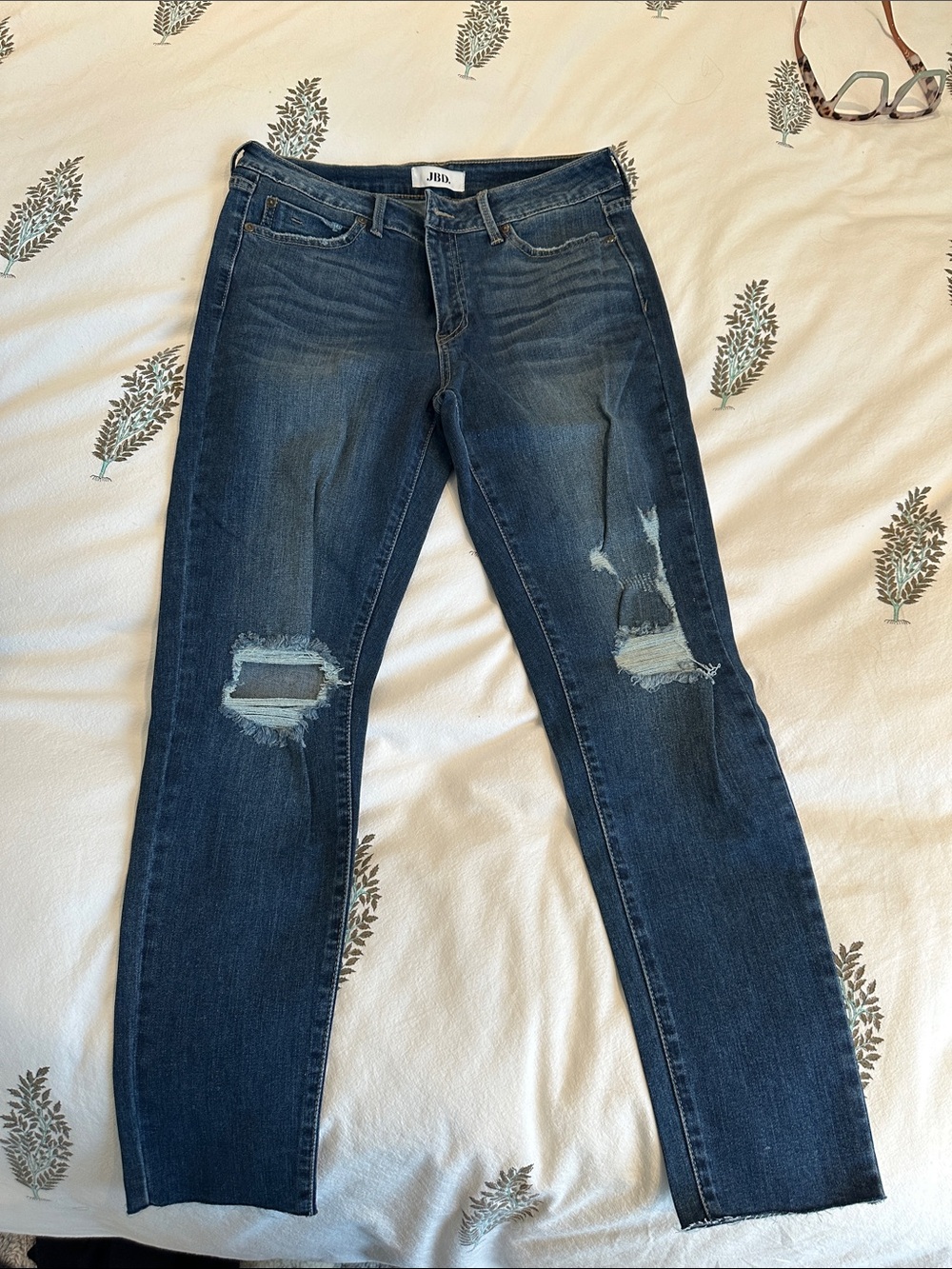 Just Black Women's Distressed Indigo Skinny Jeans
